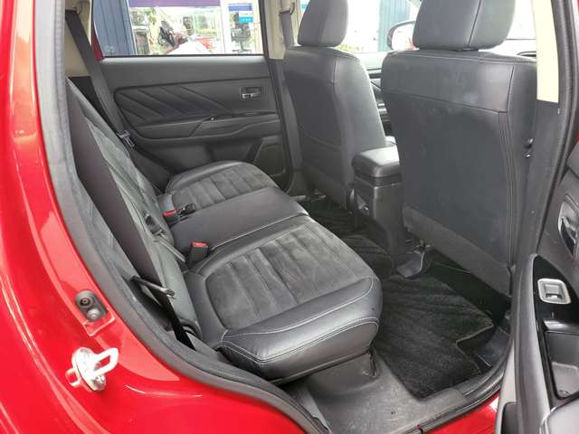 Mitsubishi Outlander PHEV 5