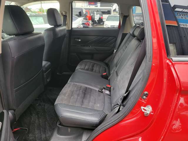 Mitsubishi Outlander PHEV 7
