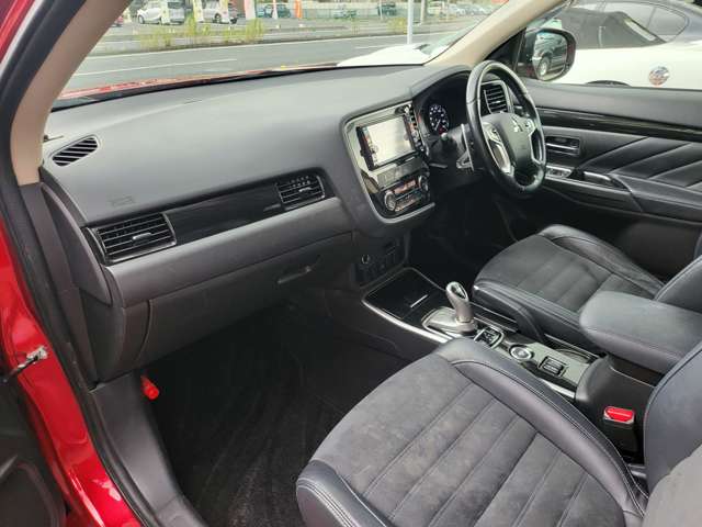 Mitsubishi Outlander PHEV 9