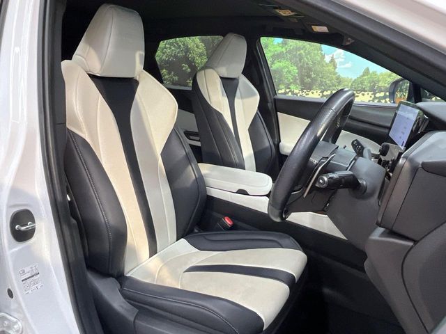 Lexus NX 8