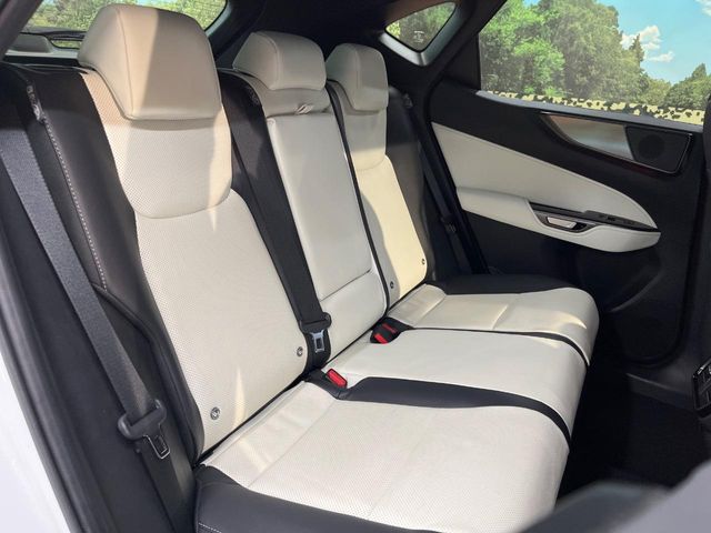 Lexus NX 9