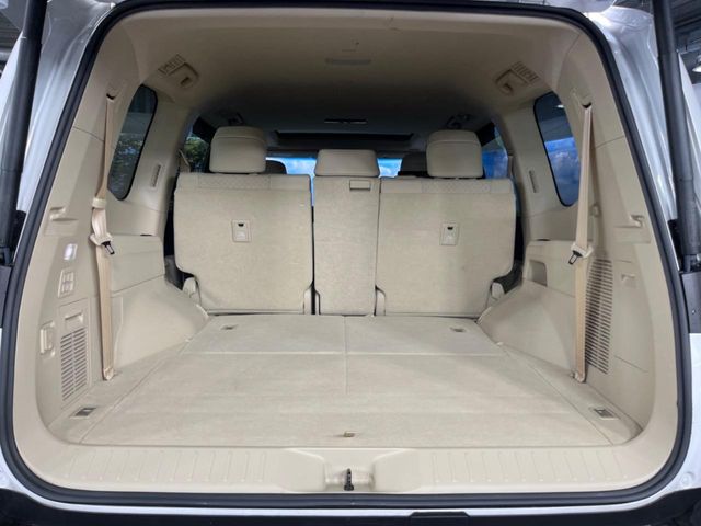 Toyota Land Cruiser 300 12