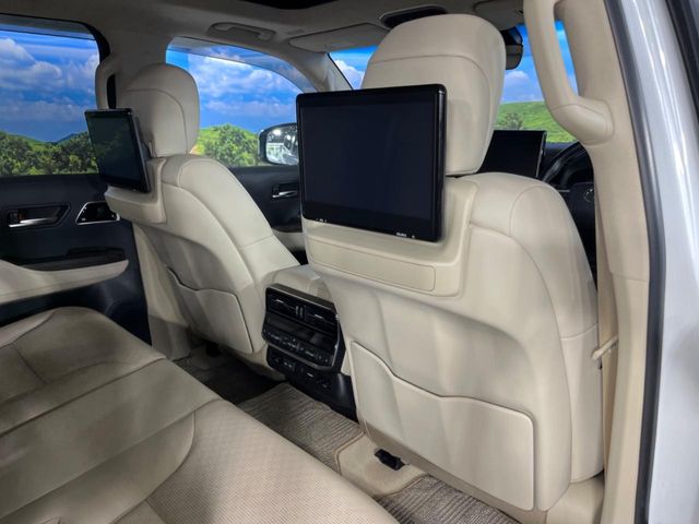 Toyota Land Cruiser 300 5