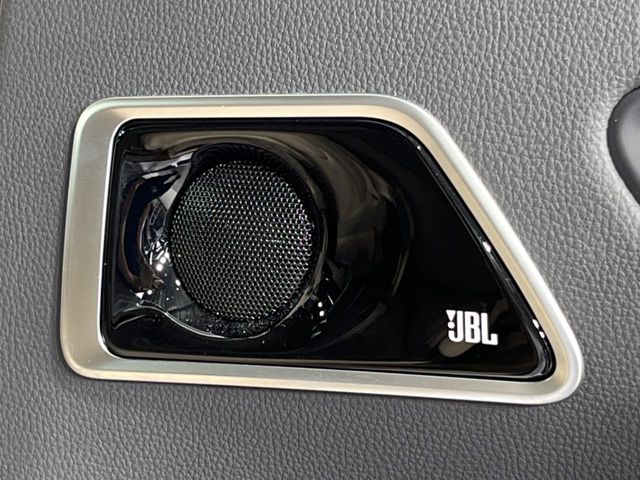 Toyota Land Cruiser 300 7