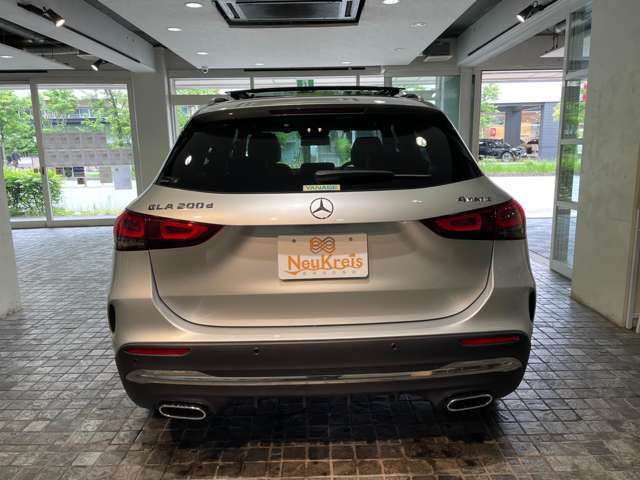 Mercedes-Benz GLA-Class 12