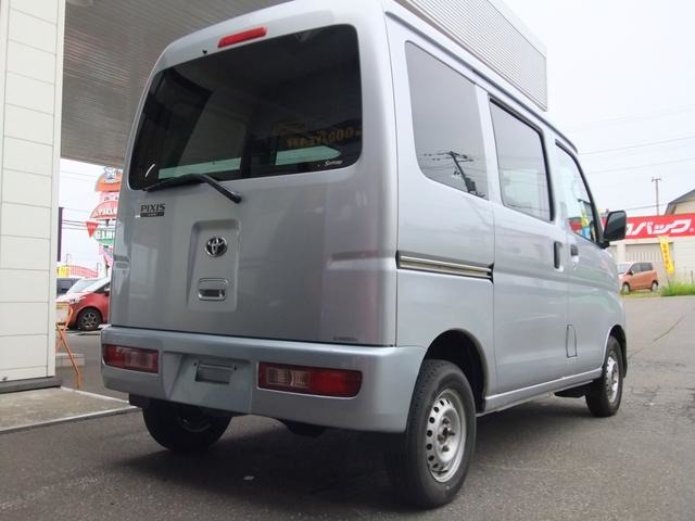 Toyota Pixis Van 5