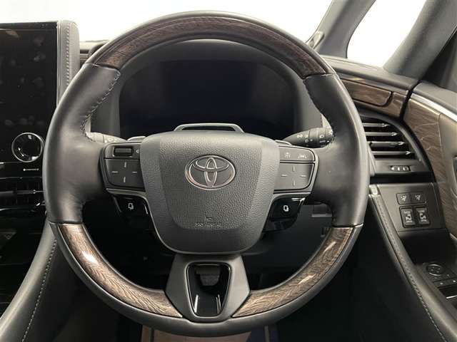 Toyota Vellfire 8