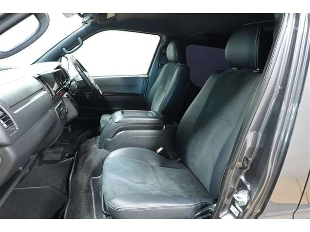 Toyota Regius Ace 6