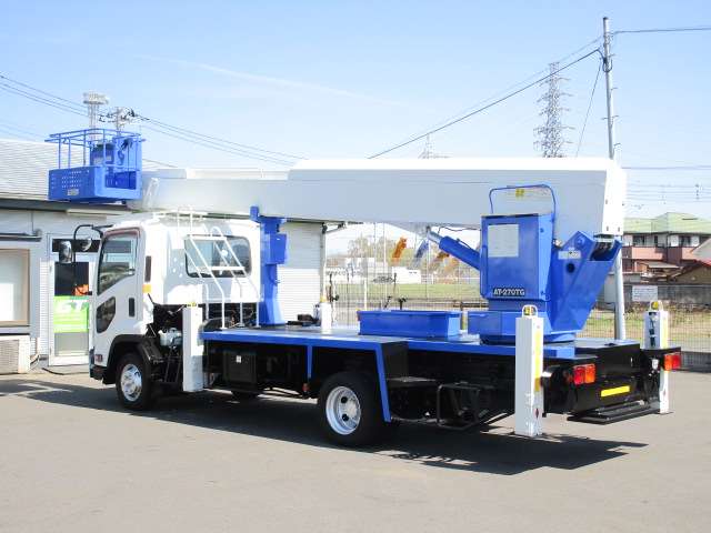 Isuzu Forward 3