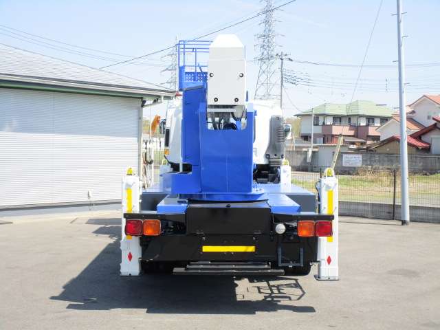 Isuzu Forward 8