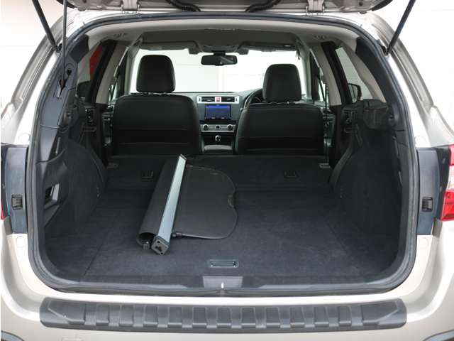 Subaru Legacy Outback 11