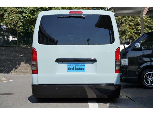 Toyota Hiace Van 3