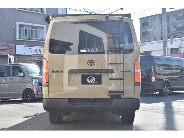 Toyota Hiace Van 11