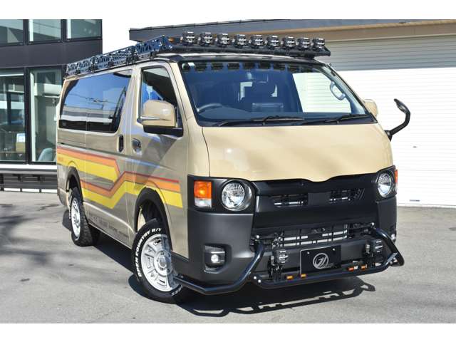 Toyota Hiace Van 7