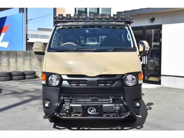 Toyota Hiace Van 8