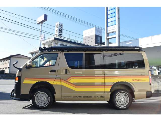 Toyota Hiace Van 10