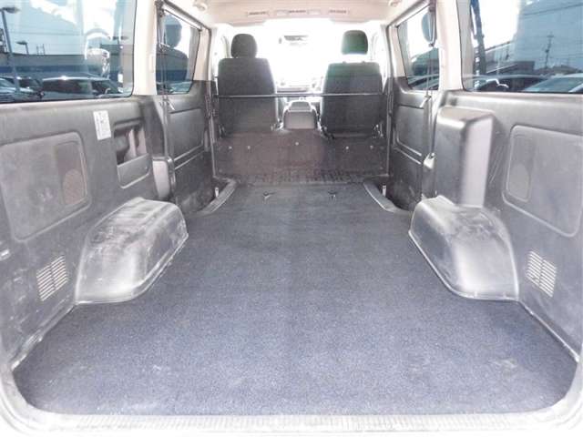 Toyota Hiace Van 11