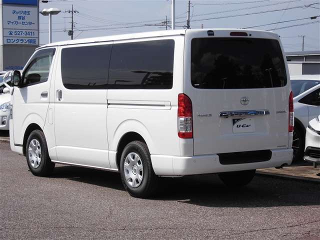 Toyota Hiace Van 5