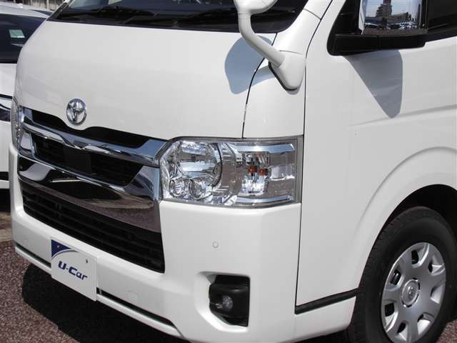 Toyota Hiace Van 7