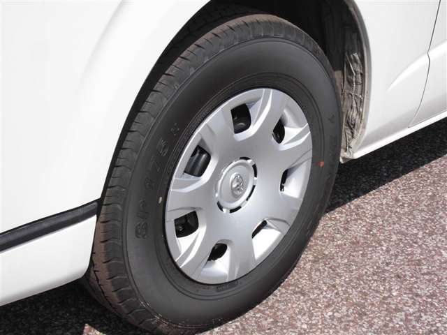 Toyota Hiace Van 8