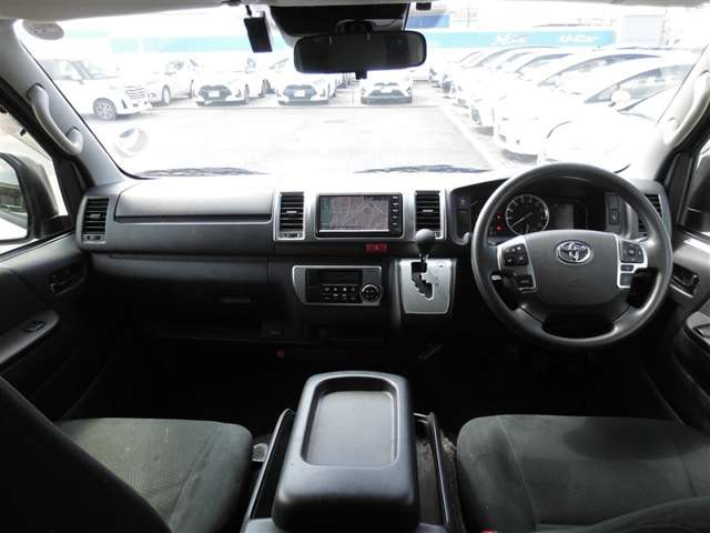 Toyota Hiace Van 10