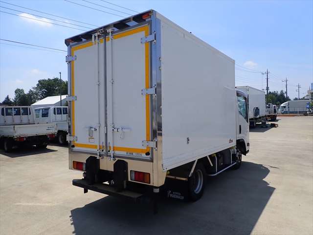 Isuzu Elf 2
