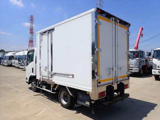 Isuzu Elf 4