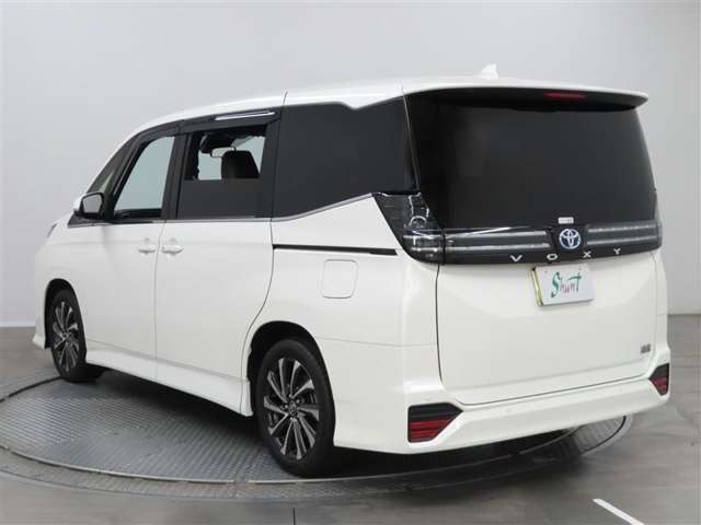 Toyota Voxy 5