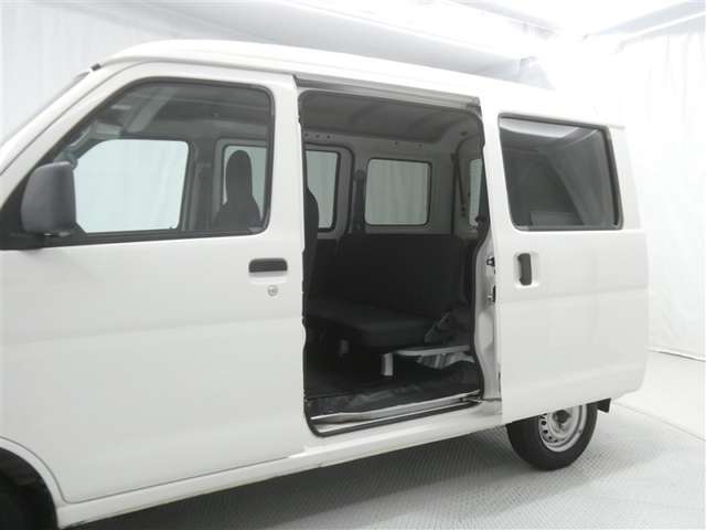 Daihatsu Hijet Cargo 3