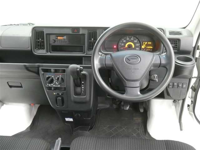 Daihatsu Hijet Cargo 5