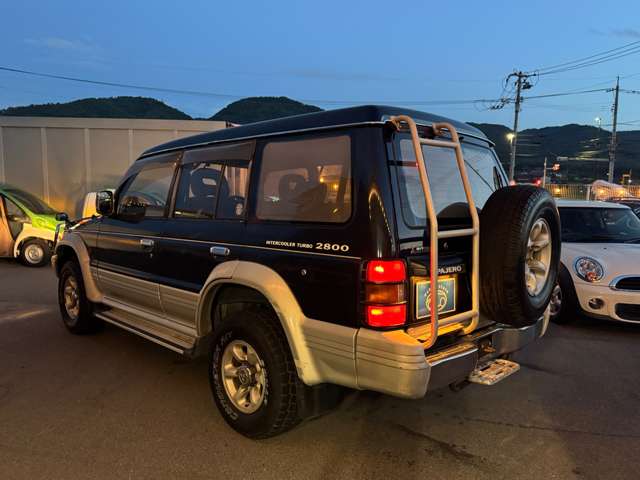 Mitsubishi Pajero 10