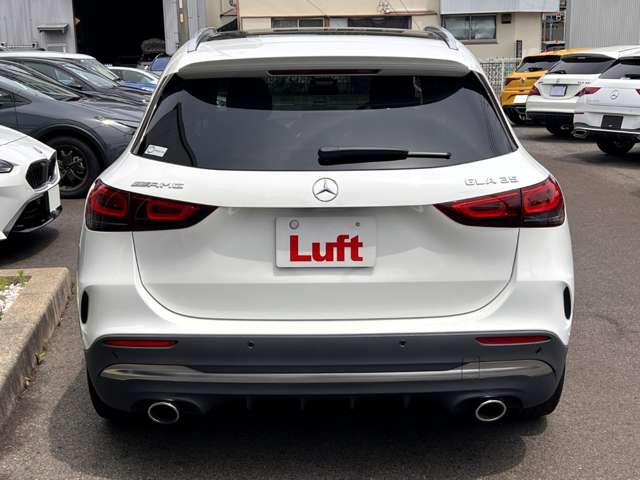 Mercedes-Benz GLA-Class 4