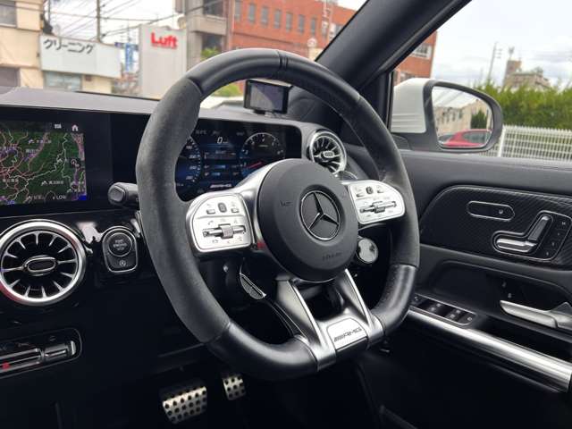 Mercedes-Benz GLA-Class 10