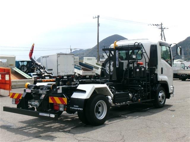 Isuzu Forward 4