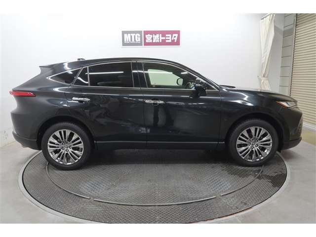 Toyota Harrier 11