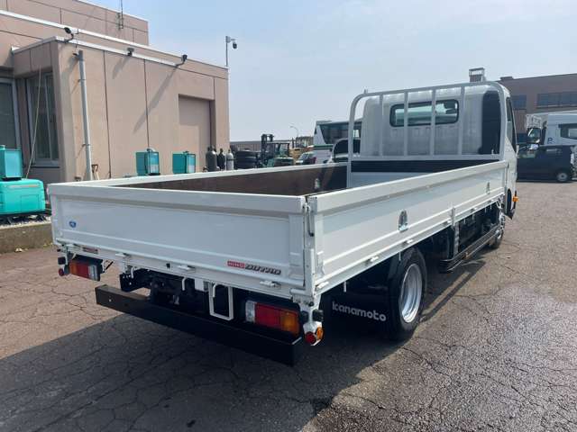 Hino Dutro 12