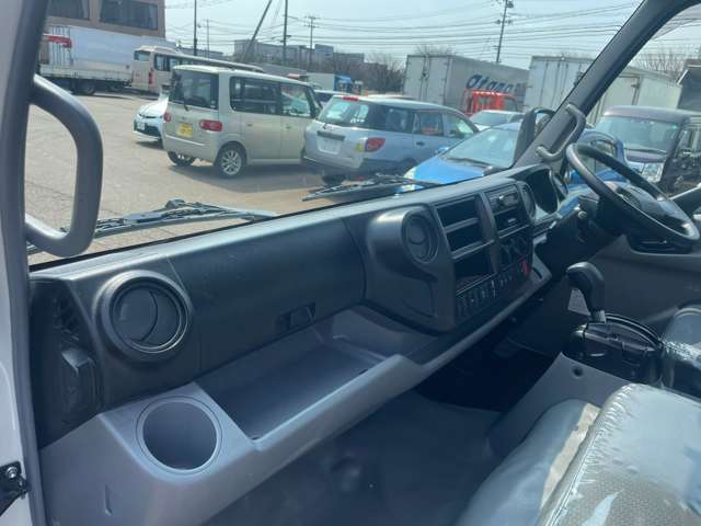 Hino Dutro 5