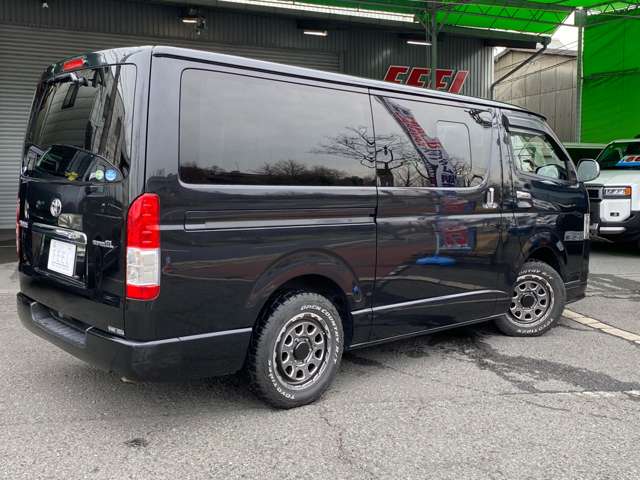 Toyota Hiace Van 3
