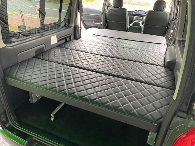 Toyota Hiace Van 8