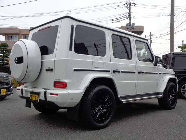 Mercedes-Benz G-Class 2