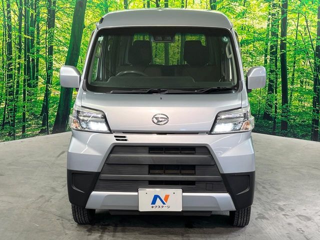 Daihatsu Hijet Cargo 12