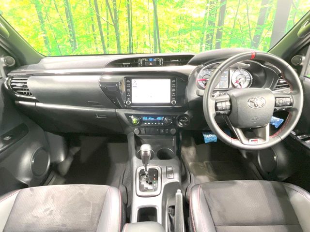 Toyota Hilux 2