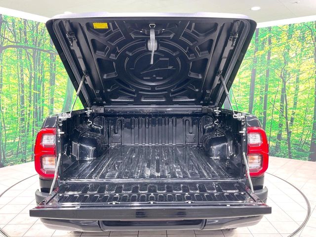 Toyota Hilux 5