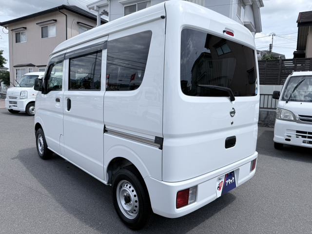 Nissan NV100 Clipper 11