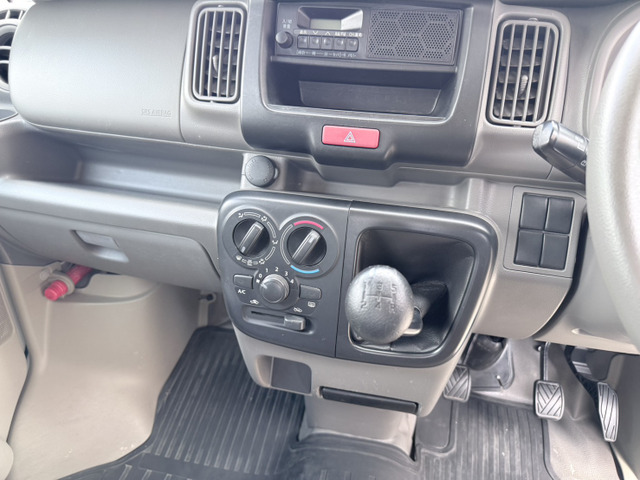 Nissan NV100 Clipper 3