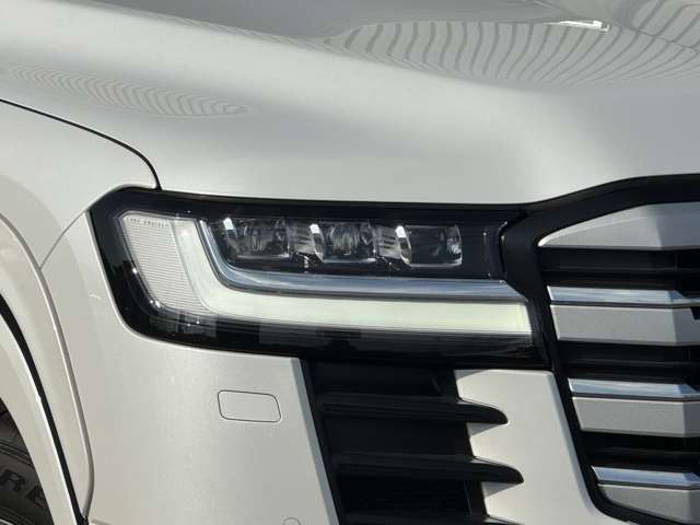 Toyota Land Cruiser 300 12