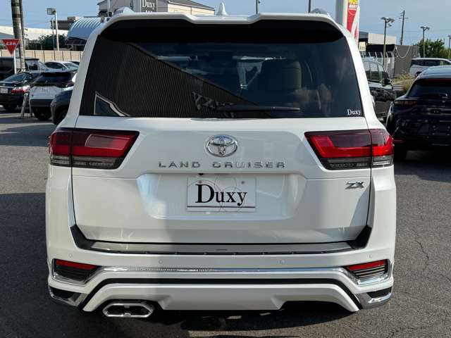 Toyota Land Cruiser 300 7