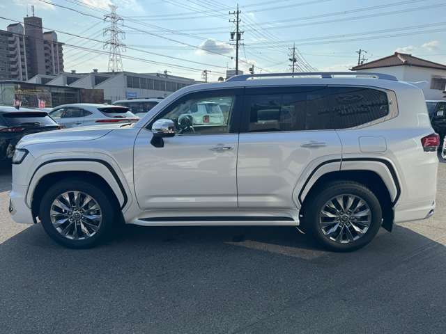Toyota Land Cruiser 300 8