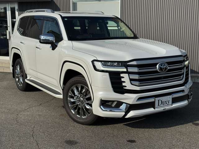 Toyota Land Cruiser 300 10