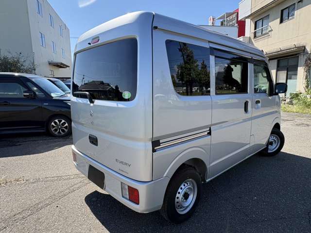 Suzuki Every 8